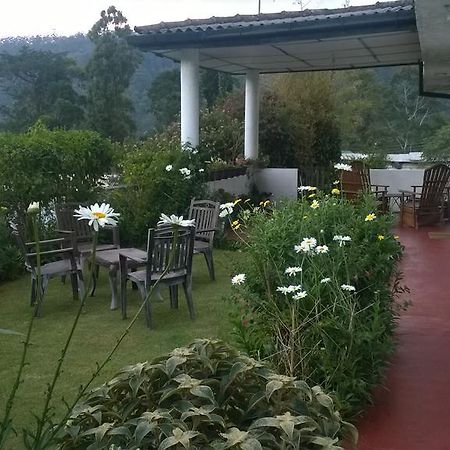 Srihelyes Inn Нувара Елия Екстериор снимка