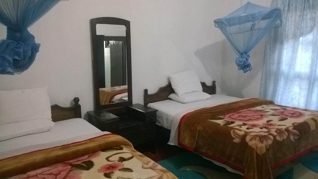 Srihelyes Inn Нувара Елия Екстериор снимка